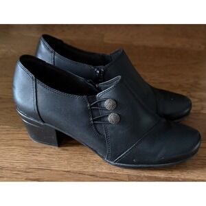 Clarks Emslie Warren‎ Black Short Booties Women's Size 8.5 Ultimate Comfort